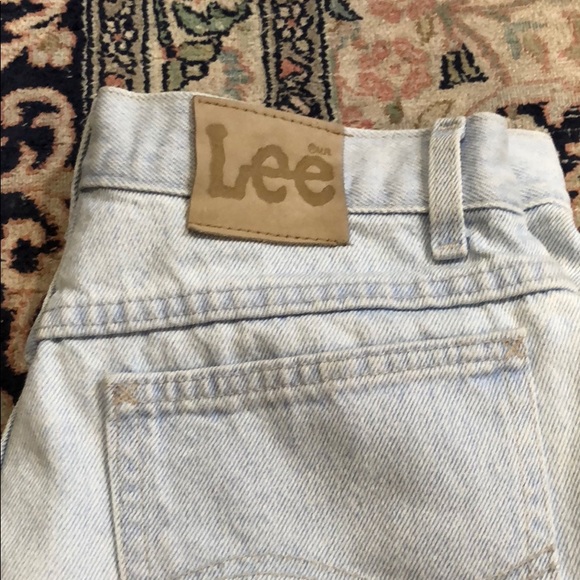 Vintage 90s Lee light denim jean mom shorts - Picture 5 of 5